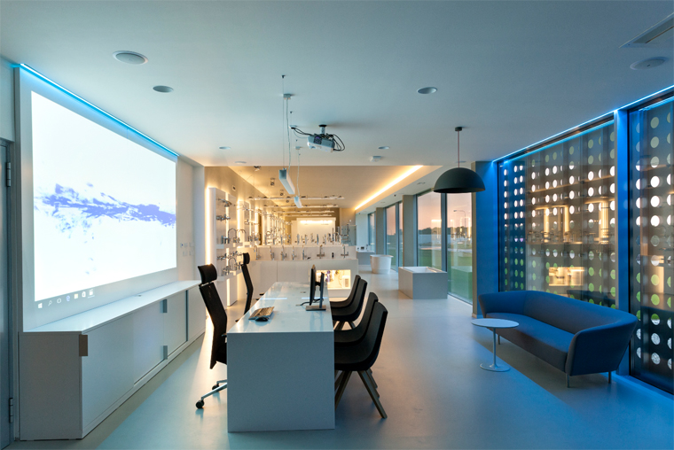 reference styleplus showroom videoprojekce